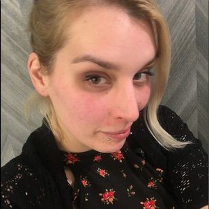 Meet your Posher, Carrie